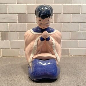 Vintage Kay Finch of California pottery kneeling altar boy in EUC
